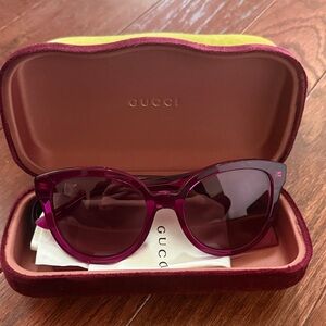 Gucci Women's Burgundy PinkSunglasses